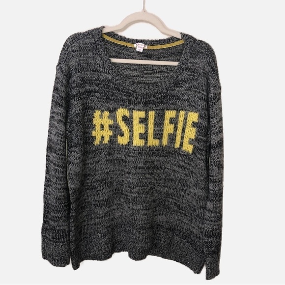 #Selfie Graphic Sweater Size XXL Gray Yellow Long Sleeve Cozy Soft Scoop Neck - Picture 1 of 7